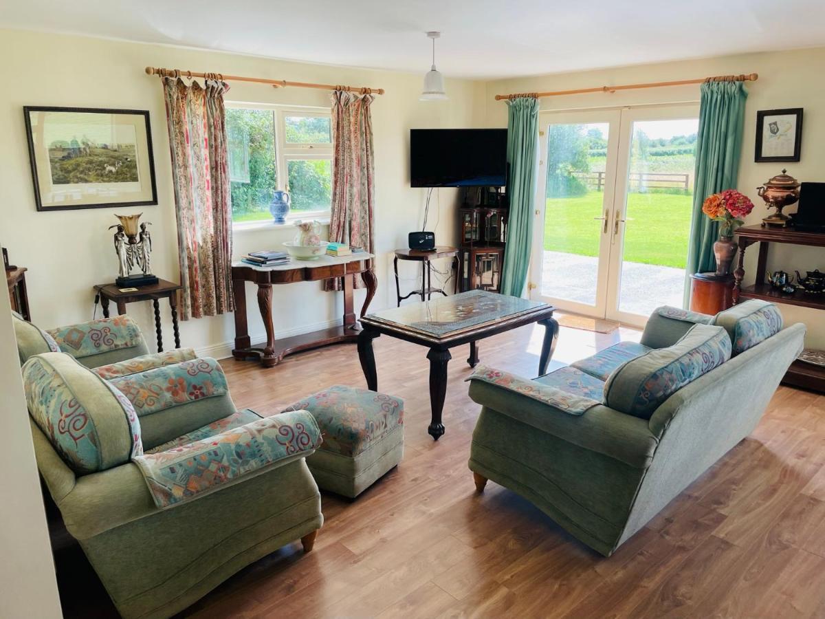 Cutteen Cottage Tulla Екстериор снимка