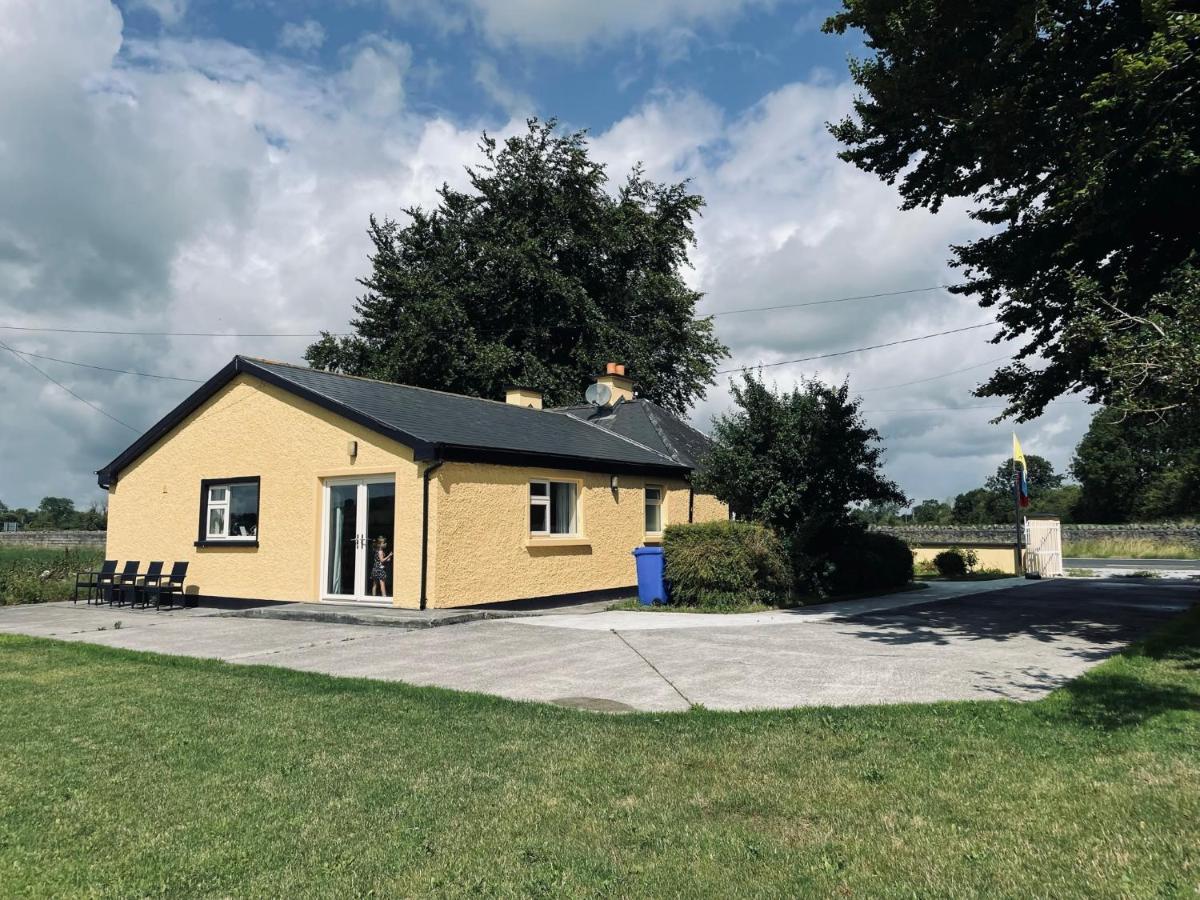 Cutteen Cottage Tulla Екстериор снимка