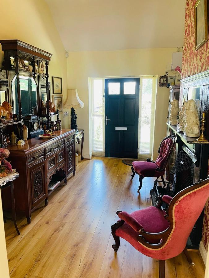 Cutteen Cottage Tulla Екстериор снимка